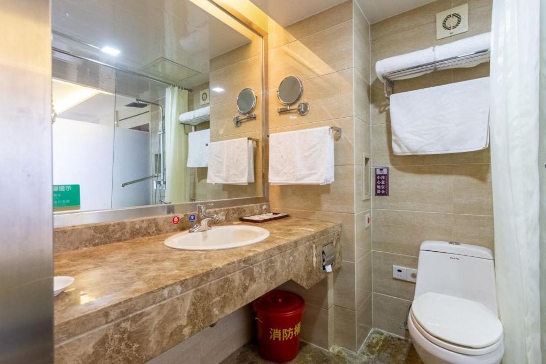 Jinan Yuquan Simpson Hotel Exterior foto